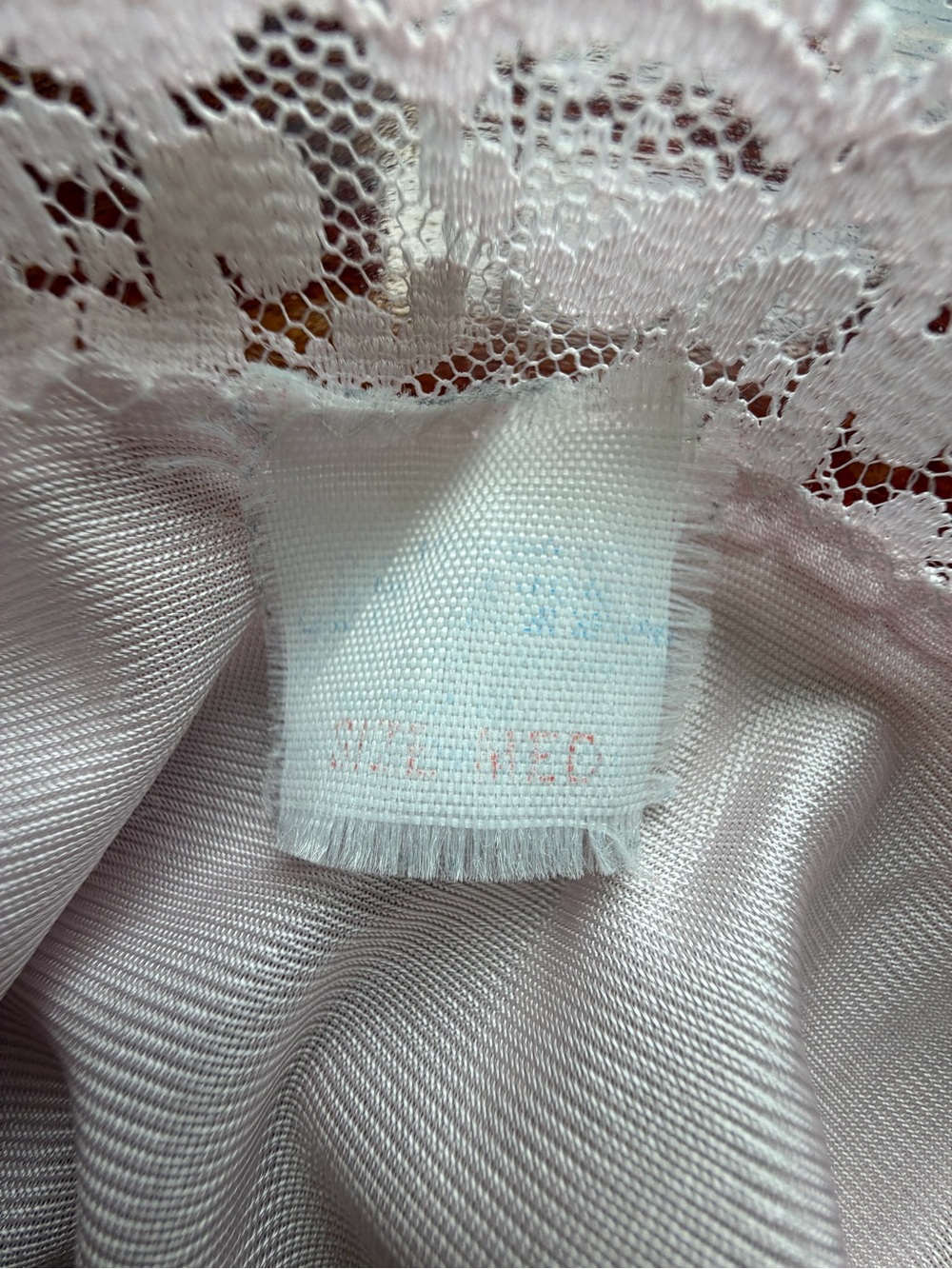 Vintage Delicate Pink Lace-Trim Satin Cami Floral Detail Size M Fairy Coquette - Picture 8 of 9